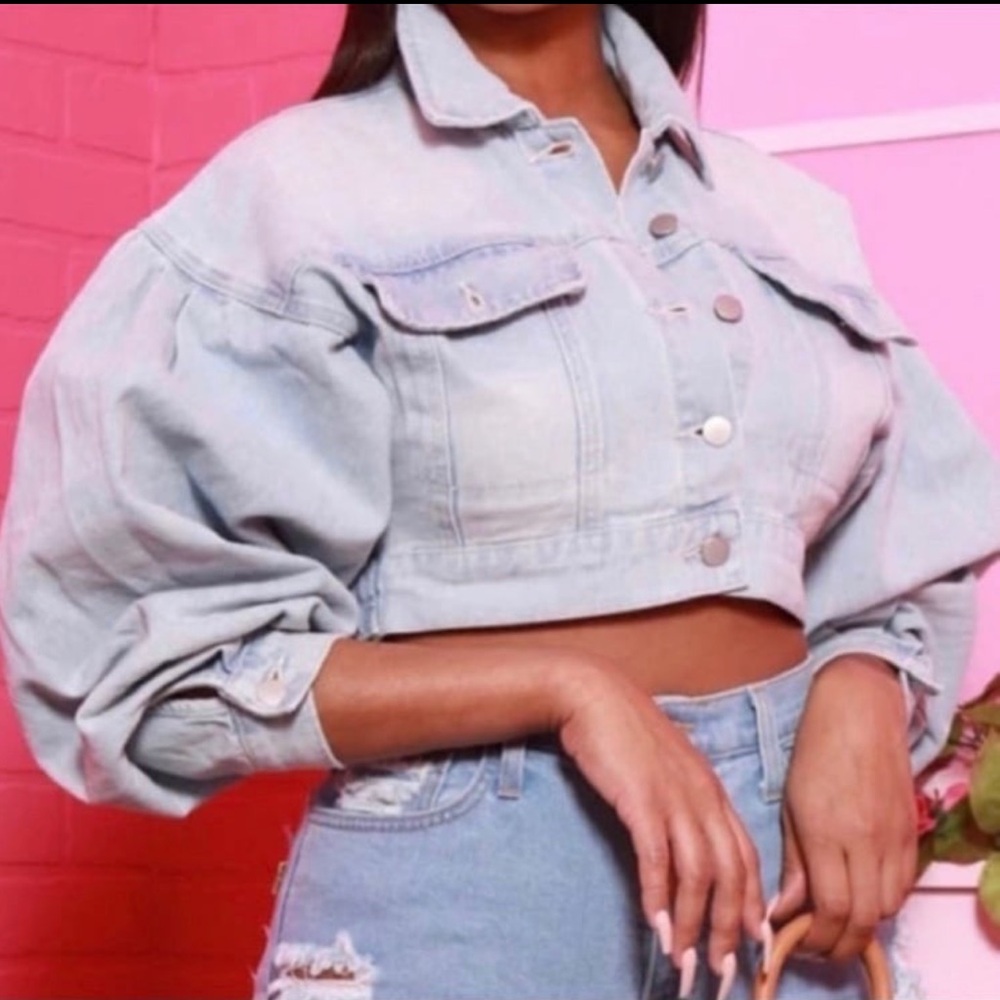 Boutique | Light Blue Wash Swift Denim Jacket